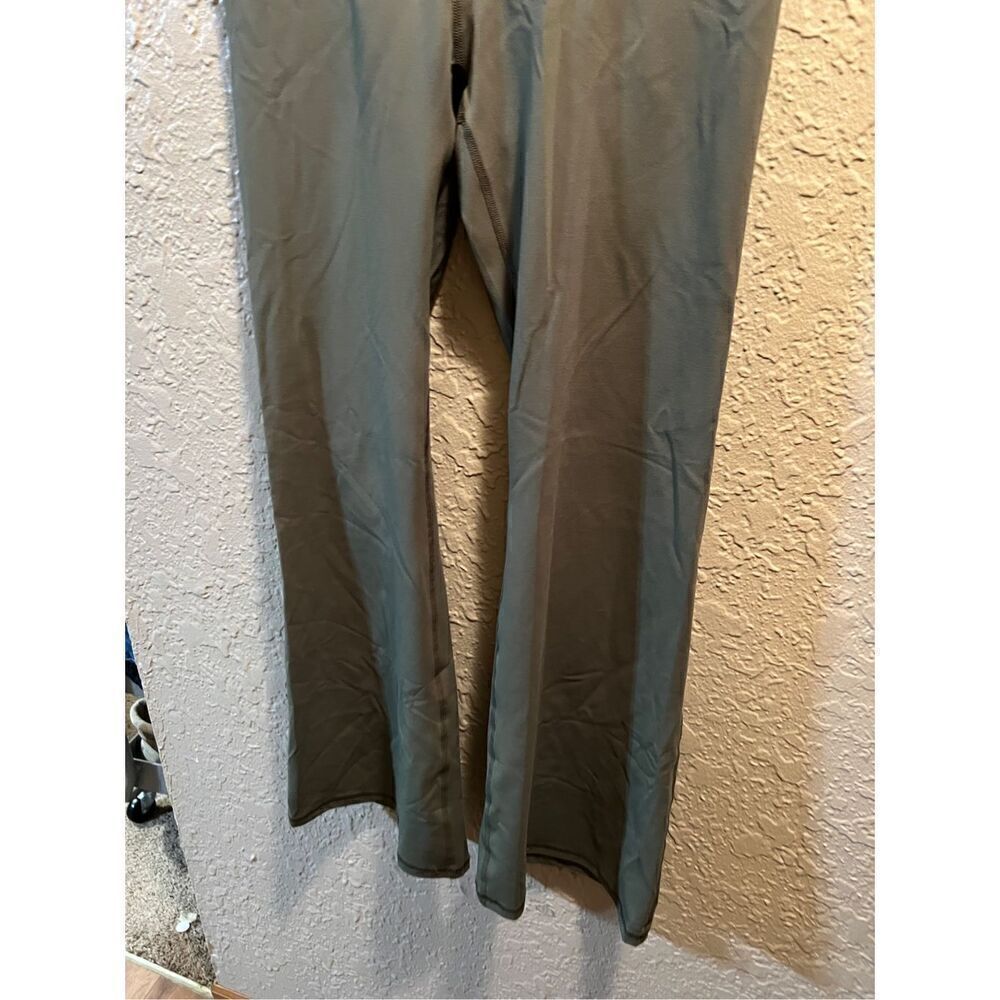 Pure Luxe By Fabletics Green Bootcut Leggings Woman’s Size Medium - Picture 3 of 10